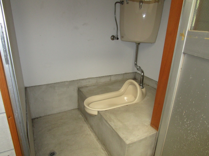 トイレ（和式）2箇所